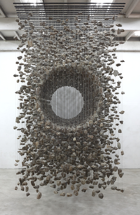 Amazing Three Dimensional Suspended Rock Installations leejaehyostoneinstallations1 Amazing Three Dimensional Suspended Rock Installations