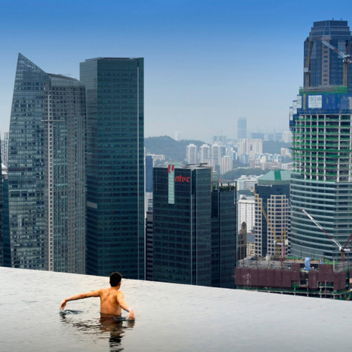 Infinity Pool at Marina Bay Sands Hotel Singapore. tumblr m3vqgrEzx31qiqf01o1 500 Infinity Pool at Marina Bay Sands Hotel Singapore.