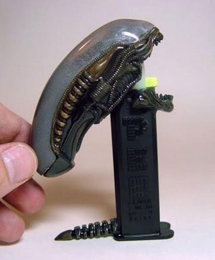 Alien Pez dispenser tumblr m4706fFzpc1r7dgeuo1 500 Alien Pez dispenser