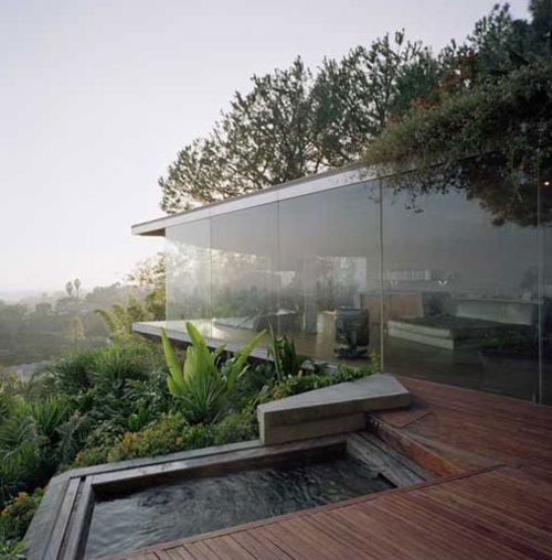 tumblr m4nkpck88h1rse1ipo1 500 Glass Wall Home in the Hollywood Hills