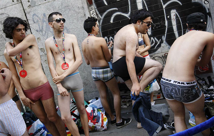 Hundreds in Underwear Flock to New Desigual Store in Madrid 1026 Hundreds in Underwear Flock to New Desigual Store in Madrid