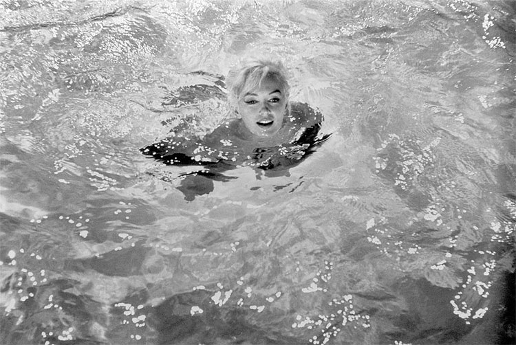 Marilyn Monroe By Photographer Lawrence Schiller 245 Marilyn Monroe By Photographer Lawrence Schiller