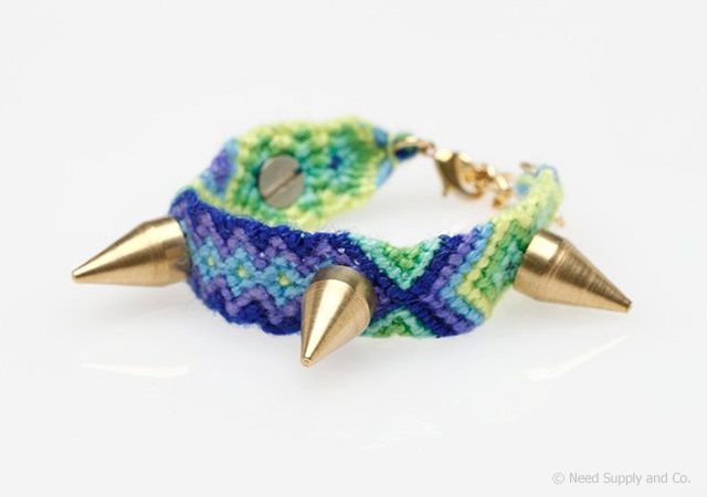 2o9 Stud friendship bracelet