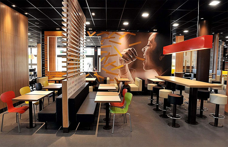Saída 489 Worlds Biggest McDonald para Abrir em Londres