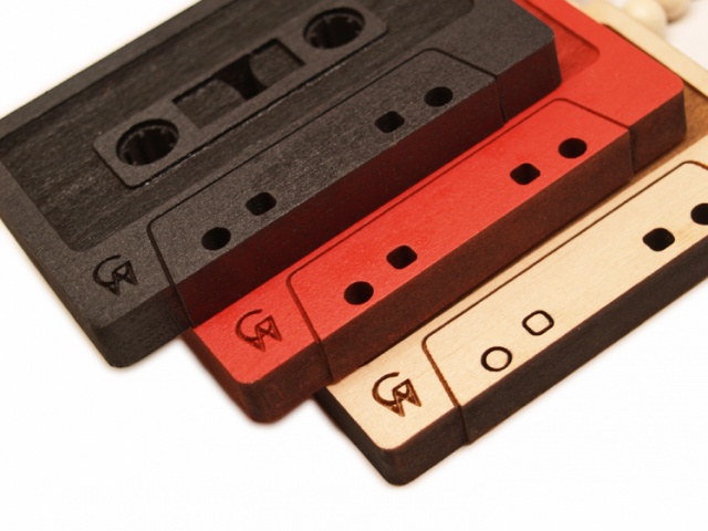 Cassette wood necklace by GoodWood 4o33 Cassette wood necklace by GoodWood