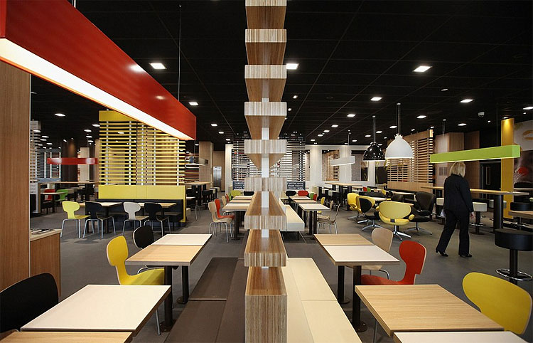 Saída 661 Worlds Biggest McDonald para Abrir em Londres
