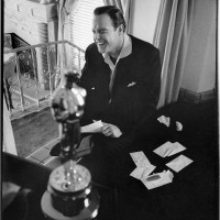 Black and White Celebrity Photography by Phil Stern Phil Stern2 200x200 Black and White Celebrity Photography by Phil Stern