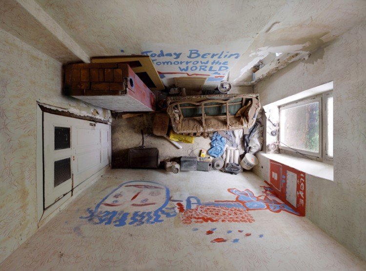 a11 750x556 Room Portraits by Menno Aden !