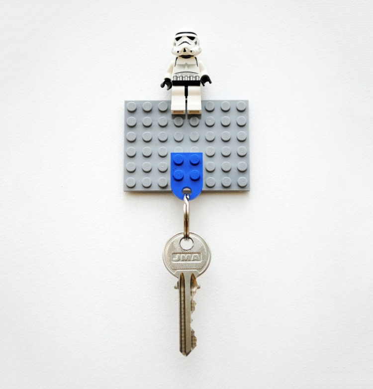 DIY Lego Key Holder and Stormtroppers lego key holder 3 copy 750x782 DIY Lego Key Holder and Stormtroppers
