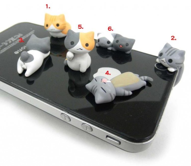 sne accessory 750x651 Cat Earphone Jack Covers from Japan