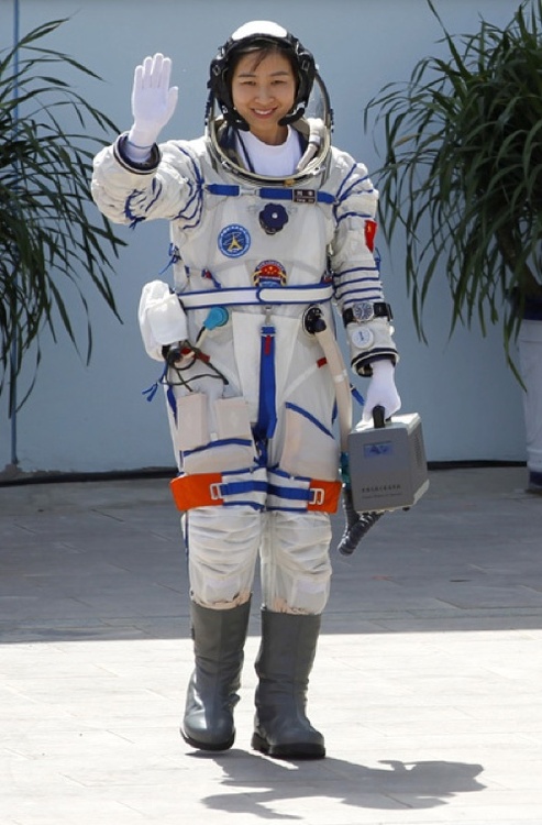 Liu Yang, China’s first female astronaut tumblr m5pprvHrTV1rse1ipo1 r1 500 Liu Yang, China’s first female astronaut