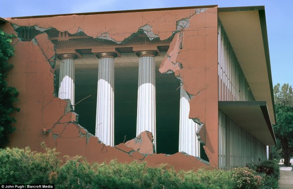 Incredible Deceiving 3D Murals 00035932 Incredible Deceiving 3D Murals