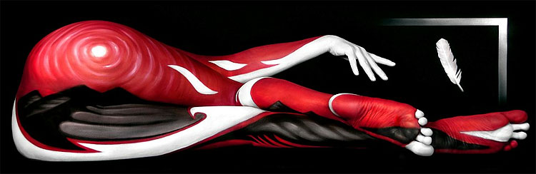 3 Amazing Artwork that Uses Nude Models as a Canvas