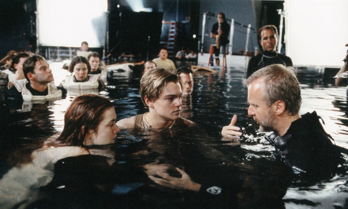 Behind the Scenes of the Famous Movies Behind the Scenes of the Famous Movies