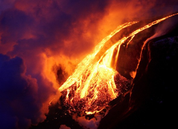 Amazing Lava Pictures 4cfb688e7a9f46b30f65e7d28fd78685 590x428 Amazing Lava Pictures