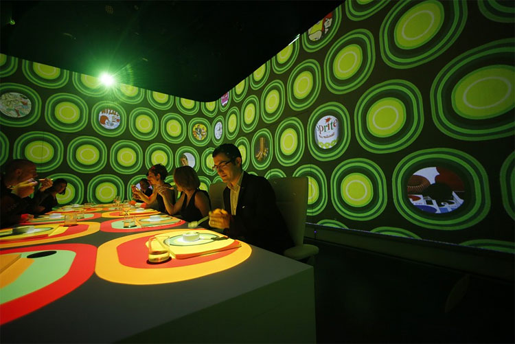 Ultraviolet Restaurant: Shanghai Eatery Pairs Food, Wine, Light, Sound 519 Ultraviolet Restaurant: Shanghai Eatery Pairs Food, Wine, Light, Sound