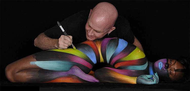 9 Amazing Artwork that Uses Nude Models as a Canvas