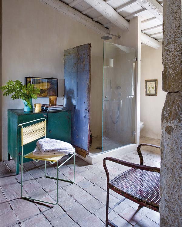 99 Restored 18th century farmhouse by Studio Palau de Casavells