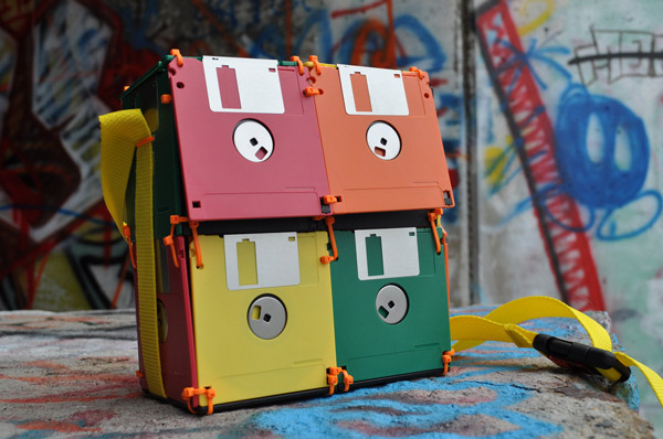 Geeky Bags Made from Old Floppy Disks DYT Roxanne Gibson 1 Geeky Bags Made from Old Floppy Disks