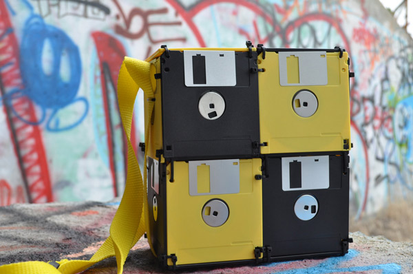 Geeky Bags Made from Old Floppy Disks DYT Roxanne Gibson 3 Geeky Bags Made from Old Floppy Disks