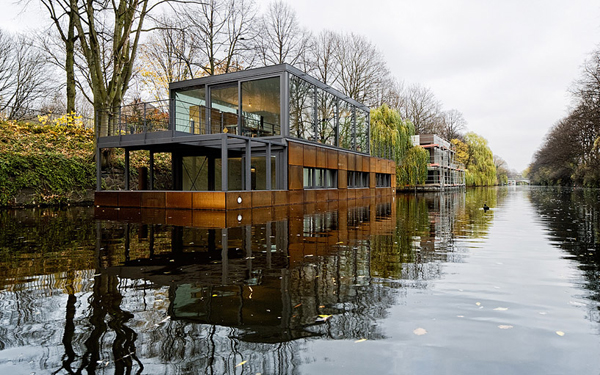  Floating Home on Hamburg’s Eilbek Canal