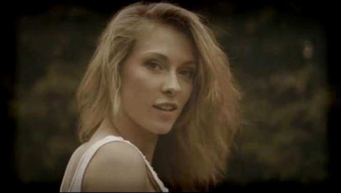 Fullscreen capture 03072012 222022 001 Calvin Ceile x Meet The Girlfriend (Motion Portrait)