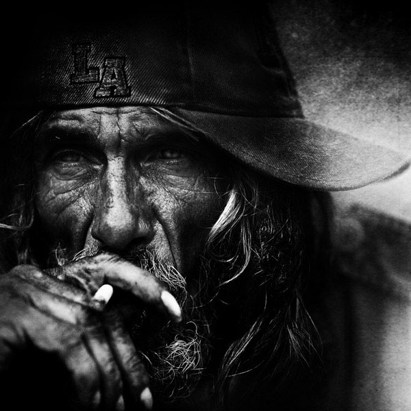 Photographer Lee Jeffries Immortalizes Homeless Faces Lee Jeffries HomelessPortraits Enpundit2 Photographer Lee Jeffries Immortalizes Homeless Faces