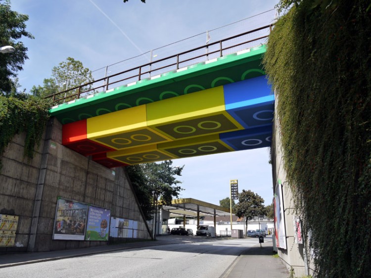 A real bridge turned into LEGO ! MEGX7 750x562 A real bridge turned into LEGO !