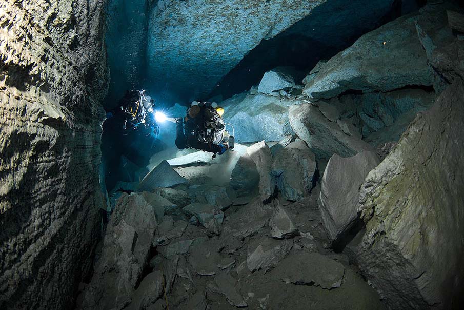 Breathtaking Underwater Photos of Orda Cave Underwater 7 Breathtaking Underwater Photos of Orda Cave