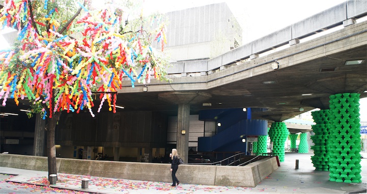 Whimsical Installations Introduce Korean Pop Art to London balloontree02 Whimsical Installations Introduce Korean Pop Art to London