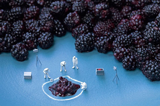 Updated Miniature people by Christopher Boffoli cbm8 Updated Miniature people by Christopher Boffoli