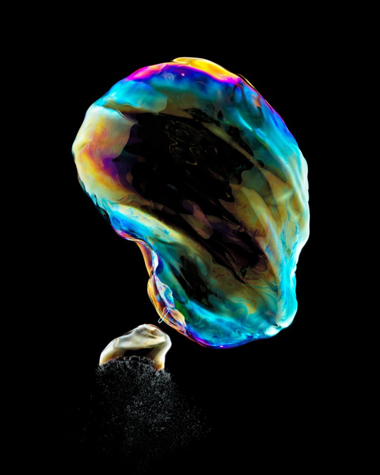 Bursting soap bubbles hd cfffc41440dabe17f8e08e71b82c43e81 750x937 Bursting soap bubbles