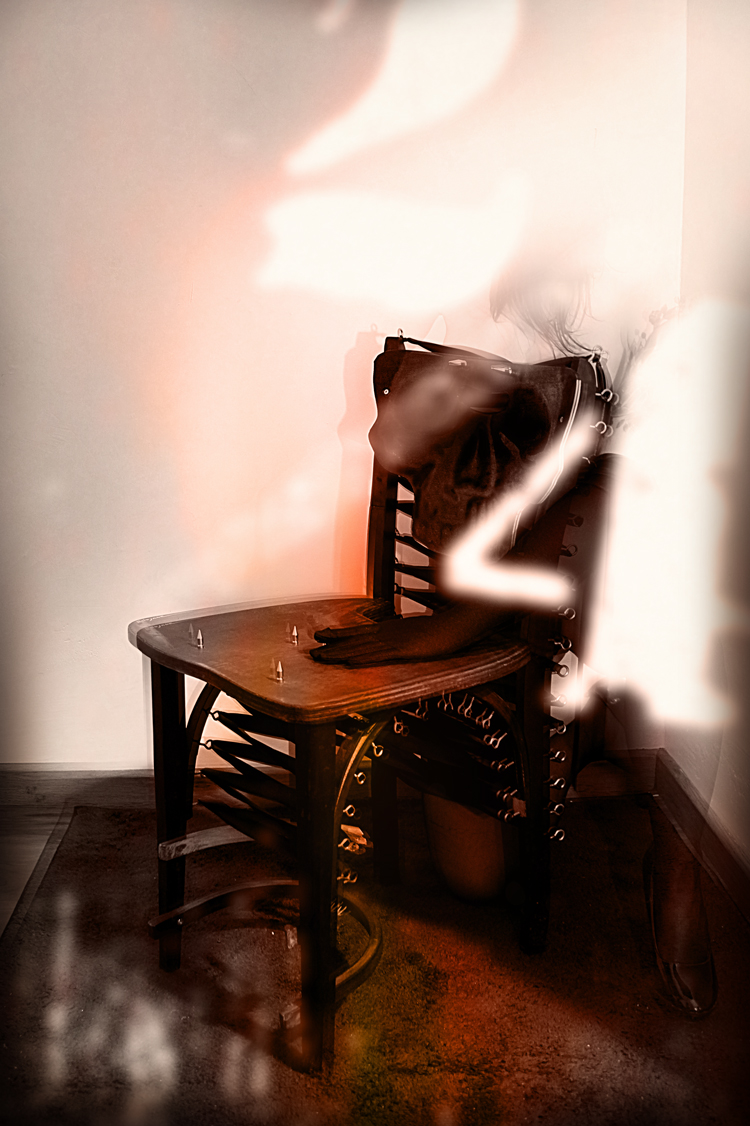 4 CHAIRS 08 01 4 CHAIRS
