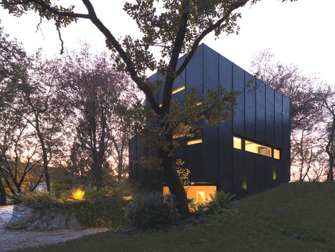 12e53 bologna house enrico iascone02 Bologna Guest House by Enrico Iascone Architects