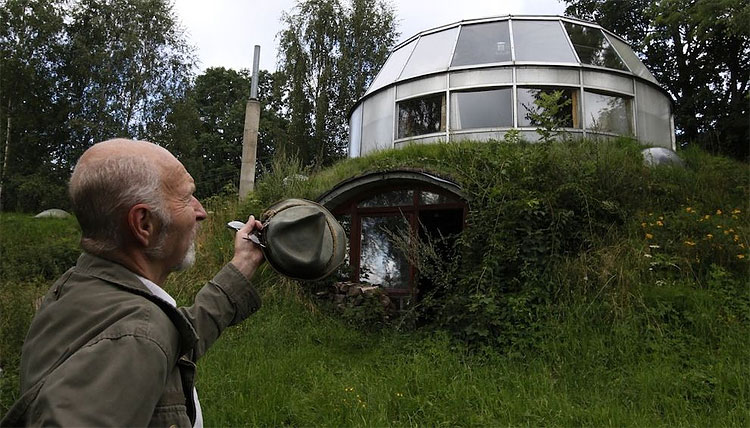 Czech Man Builds an Amazing Sci Fi House 195 Czech Man Builds an Amazing Sci Fi House
