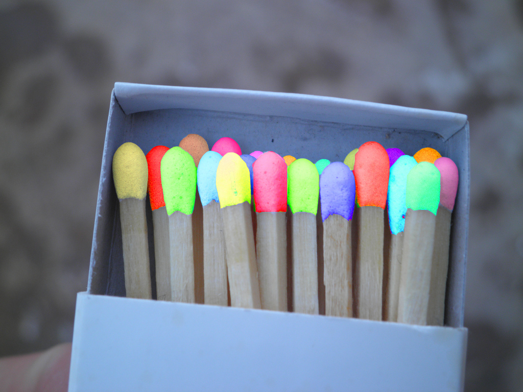 5507296968 f60bb0cac9 b Neon Matches