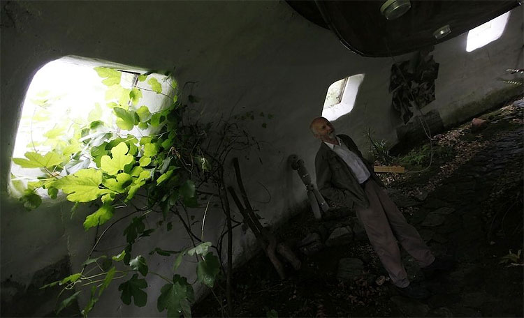 Czech Man Builds an Amazing Sci Fi House 621 Czech Man Builds an Amazing Sci Fi House
