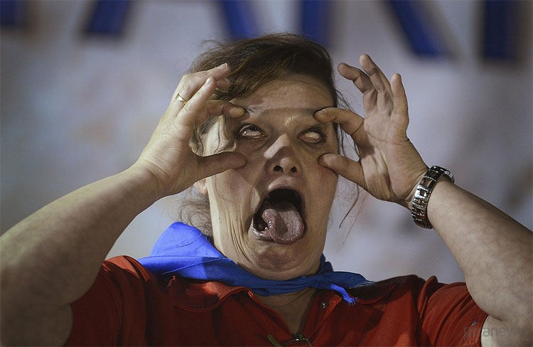 643 Pulling Faces at Spains Ugly Competition