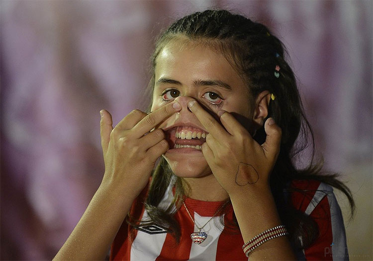 826 Pulling Faces at Spains Ugly Competition
