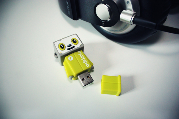 22 Creative USB Designs Adidas Neo Branding1 22 Creative USB Designs