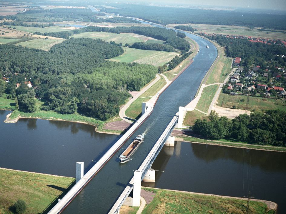 Amazing-HD-Magdeburg-Water-Bridge.jpg