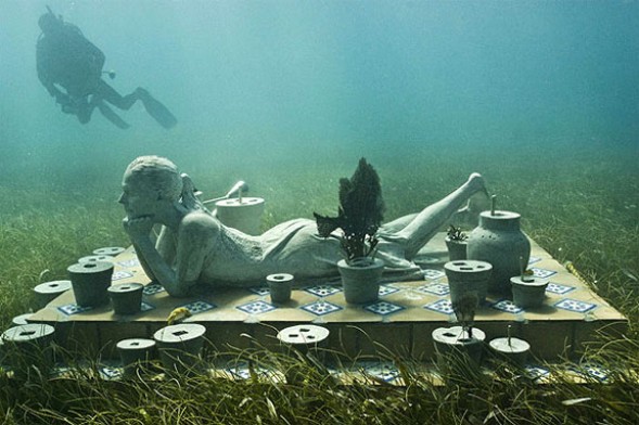 Impressive Art Installations sculptures submerged in the coast of cancun Impressive Art Installations