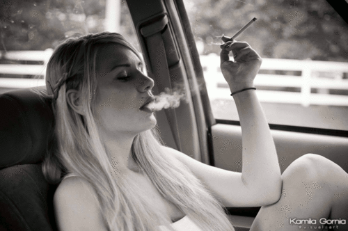 tumblr lpkgy9zXLj1qdu5mfo1 500 Bella Smoking