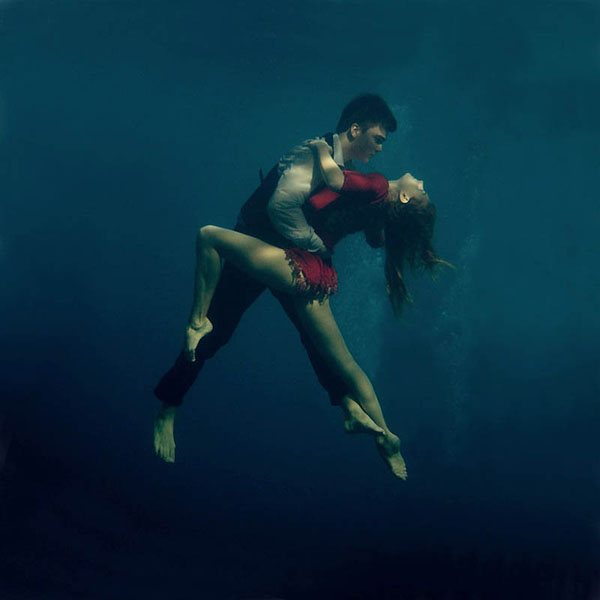 Dancers Do The Tango Underwater Dancers Do The Tango Underwater