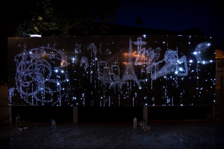 water light graffiti 3 750x500 GRAFFITI MADE WITH LIGHT