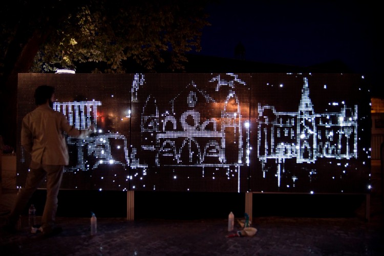 water light graffiti 5 750x500 GRAFFITI MADE WITH LIGHT