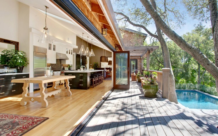 A resort like house among beautiful oak trees and manicured gardens 1 11 750x468 A resort like house among beautiful oak trees and manicured gardens