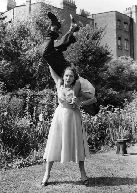 Fun & Weird Photos of Celebrities in The Past Fun & Weird Photos of Celebrities in The Past