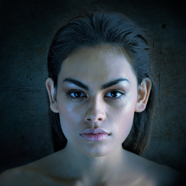 How to recreate studio lighting effects in Photoshop 60+ Adobe Photoshop Tutorials Released in August 2012