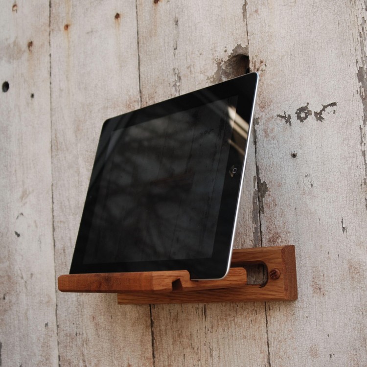 IPadEasel 750x750 Reclaim This: A Socially Responsible iPad Easel Built to Impress
